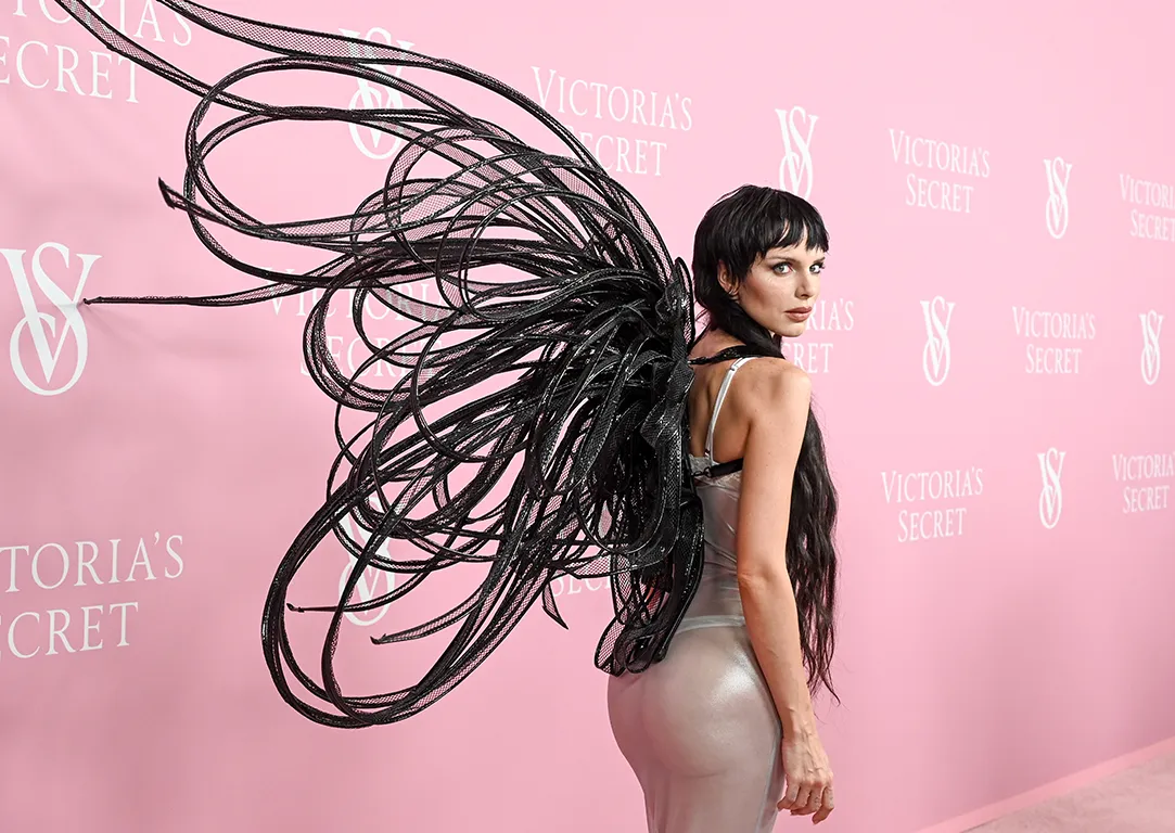 Julia Fox at NYFW: Bold, Beautiful, and Breaking Boundaries